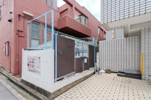 AP1522 ホワイトマンション西新の外観|





