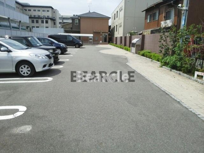 【駐車場】 | Sunlit朱雀 | 駐車場があります