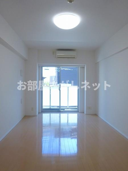 ＡＸＡＳ西高島平【おとり物件なし】#学生・社会人にオススメ！初期費用分割払いOK！の居間・リビング