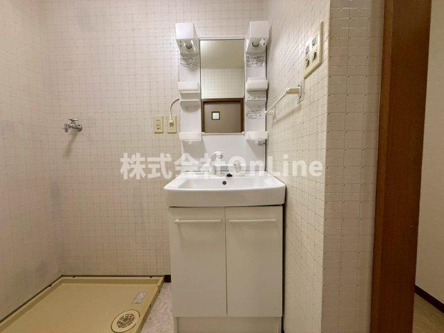 第二藤幸マンションの独立洗面台
