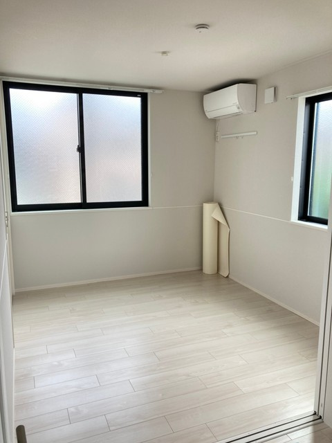 BlueForest下目黒の寝室|★明るいフローリングの角部屋です★