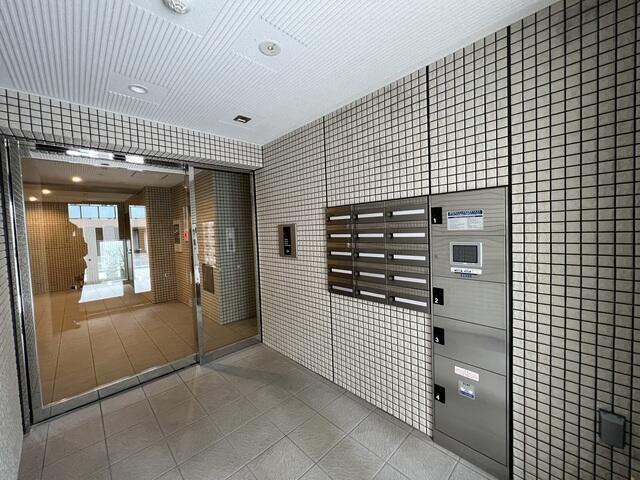 エクセルピア羽田３番館のその他共用部分|ポストと宅配ボックスです
