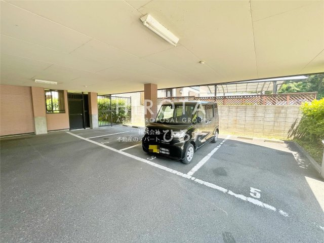 アイサム引野の駐車場