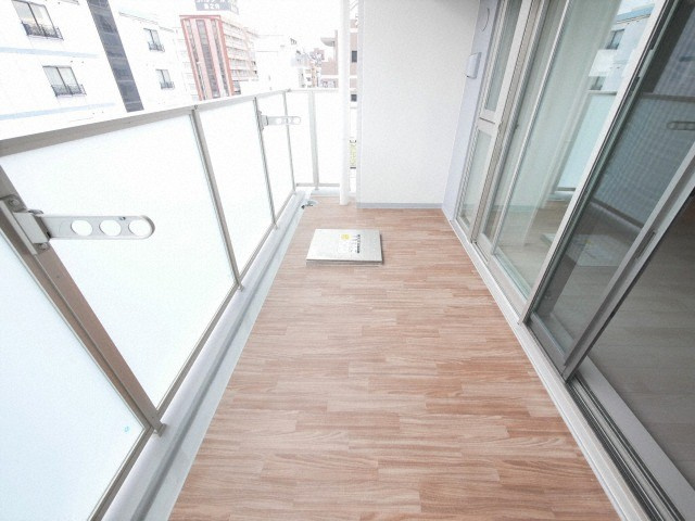 OPUS RESIDENCE SHINSAIBASHI SOUTHのバルコニー