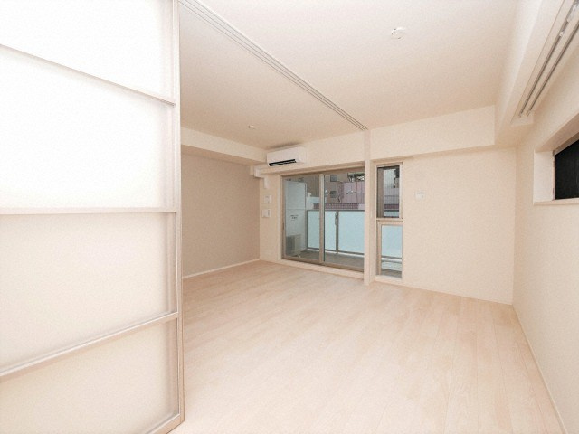 OPUS RESIDENCE SHINSAIBASHI SOUTHの洋室