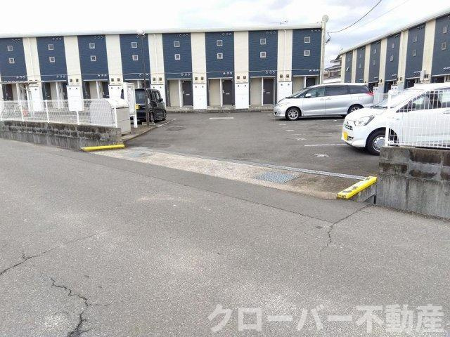 レオネクストグランデ　プリモの駐車場