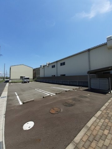 クリアネス　ｉの駐車場