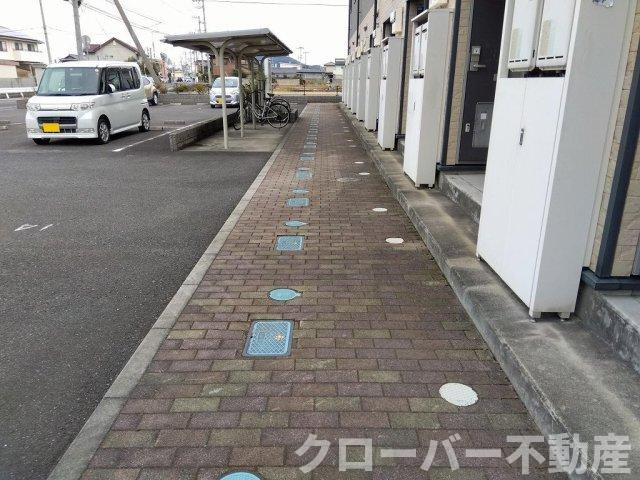レオパレス金倉Ⅱの駐車場