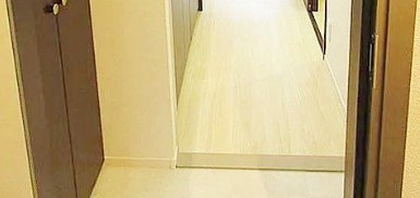 イレブンの玄関