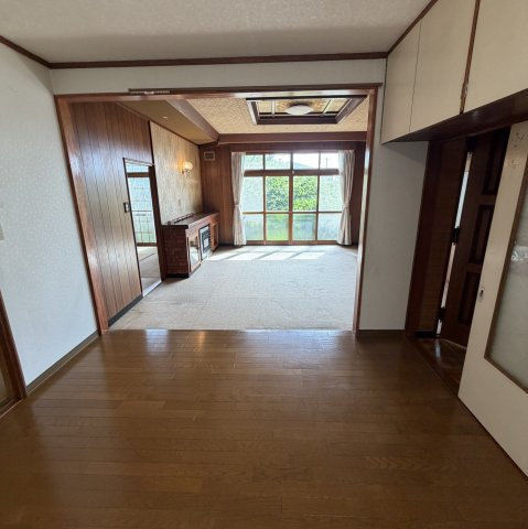 伊達市長和町399-5戸建の居間・リビング