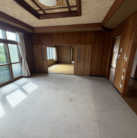 伊達市長和町399-5戸建の居間・リビング