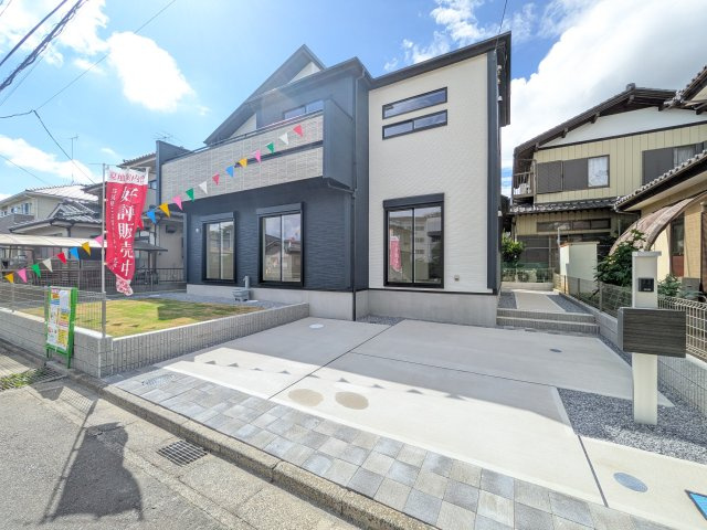 牛久市さくら台　1丁目　5期　新築戸建ての前面道路含む現地写真|現地完成済で建物や駐車場、お庭も全てご覧いただけます。。
本日のご見学も可能です♪
お気軽にお電話またはお問い合わせください。