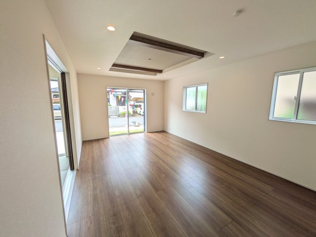牛久市牛久町　3期　新築戸建ての居間・リビング