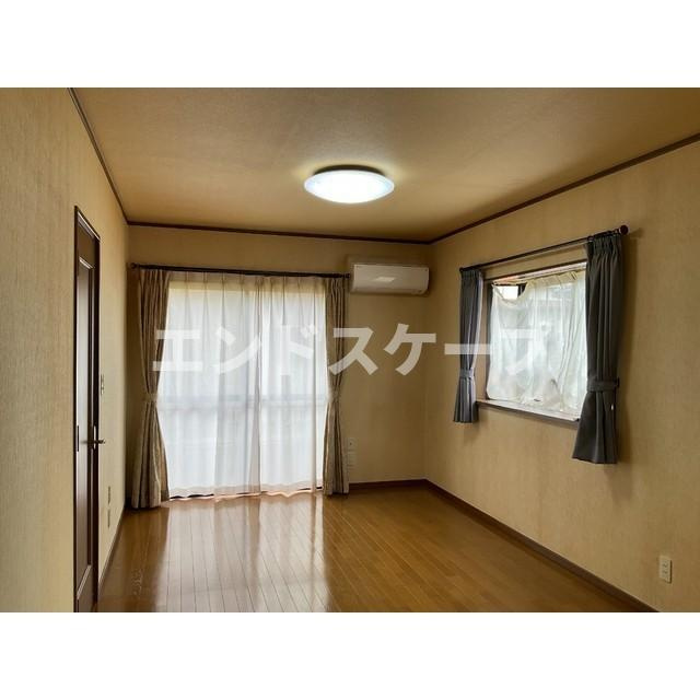 高崎市岩鼻町戸建ての居間・リビング|高崎、前橋のお部屋探しはエンドスケープまで！お客様の理想お聞かせ下さい♪