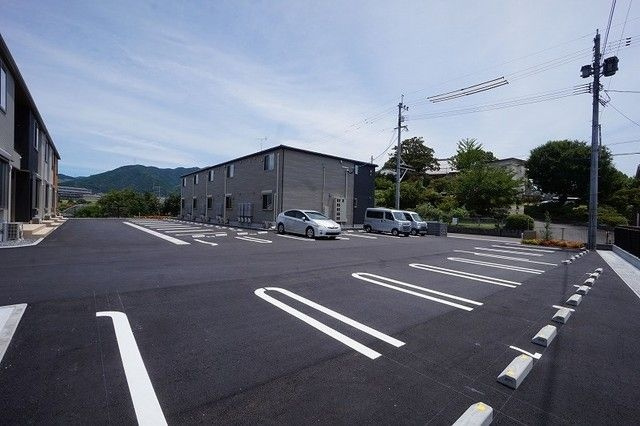 アライブ馬場山緑　Ⅰの駐車場