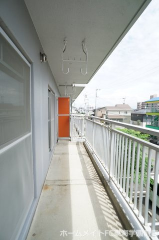 熊本市東区八反田２丁目のアパートのバルコニー