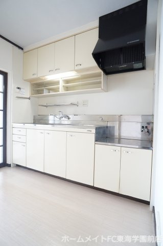 熊本市東区八反田２丁目のアパートのキッチン