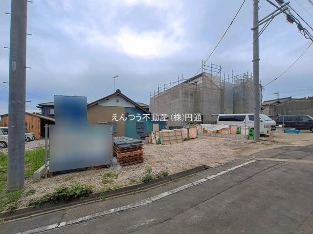 リーブルガーデン今林町の前面道路含む現地写真