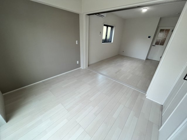 【洋室】 | ルイアパートメント長瀬ノール