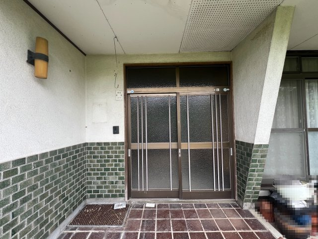 みやま市瀬高町　土地3筆、建物2棟　中古戸建の玄関