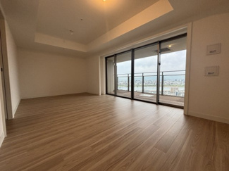 【洋室】 | グラングリーン大阪THE NORTH RESIDENCE | ※掲載画像の一部はAIによるホームステージングイメージです。実際には家具・家電は設置されておりません。その他、床・キッチン・洗面台・建具の色、室内のタイプなどのお気軽にお問い合わせ下さい。