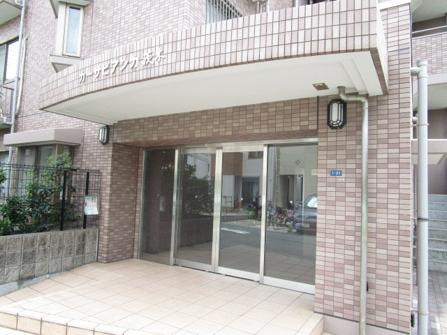 カーサビアンカ茨木のエントランス