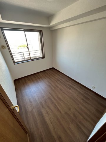 メゾン芦屋川の洋室