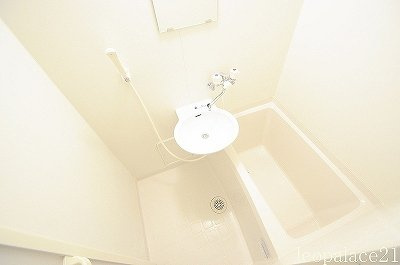 レオパレスラ・メゾンフルールの浴室|備品や設備仕様は号室等により異なります現地をご確認ください。