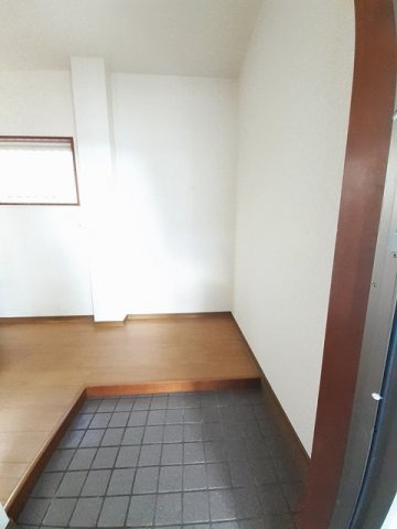 ファミールわかばの玄関