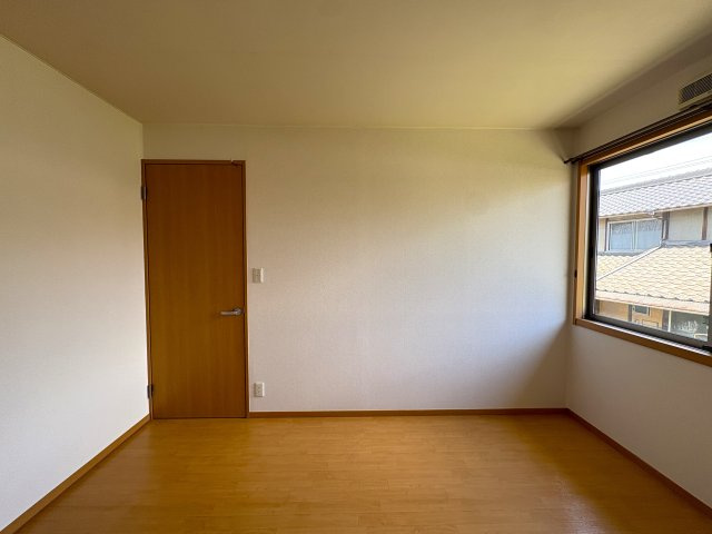 サンビレッジコスモスA棟の洋室