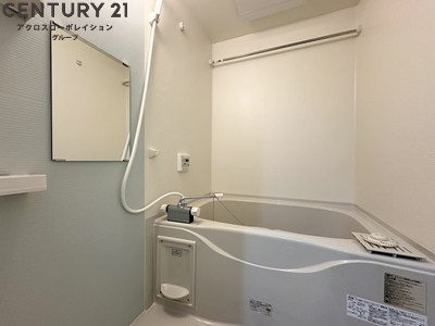 浴室乾燥機付き多機能な浴室です
