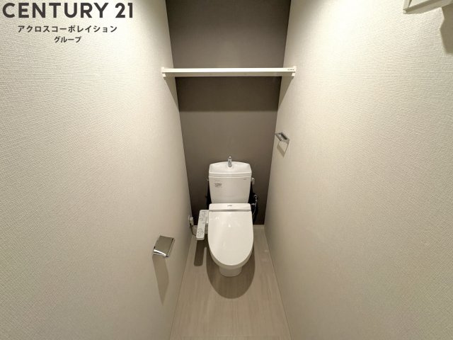 温水洗浄便座付きのトイレです♪