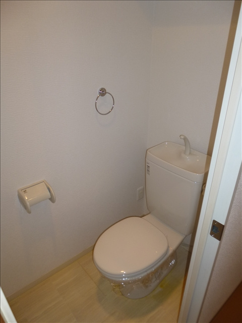 パセオ白砂Ⅱのトイレ|白基調で清潔感のあるトイレ空間です☆