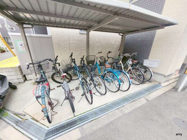 コンフォート神崎川　仲介手数料無料の駐車場
