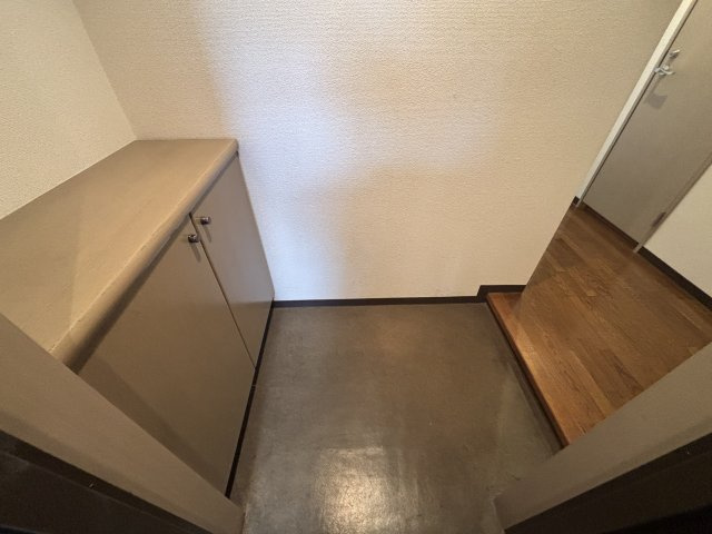 ダイアパレス八柱の玄関