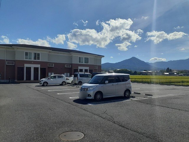 フリーデ　Ａの駐車場