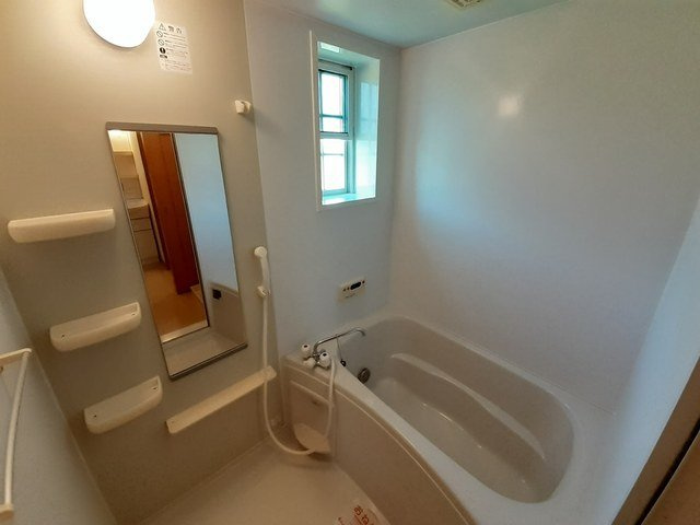 フリーデ　Ａの浴室