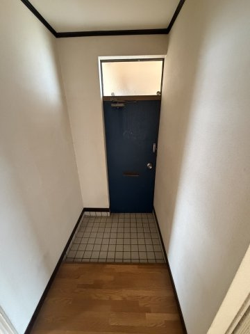 ハイネス平松の玄関