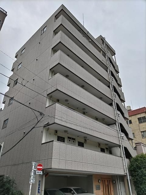 スプリームサカイの外観