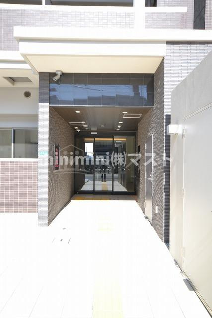 S-FORT難波西のエントランス