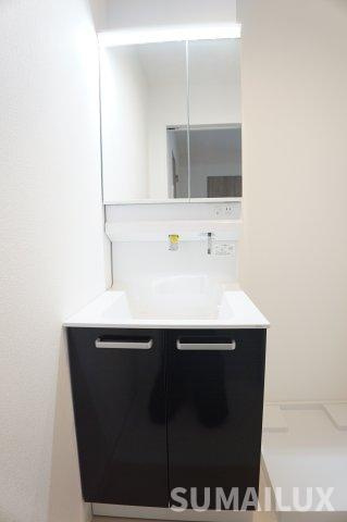 熊本市中央区渡鹿３丁目のアパートの独立洗面台