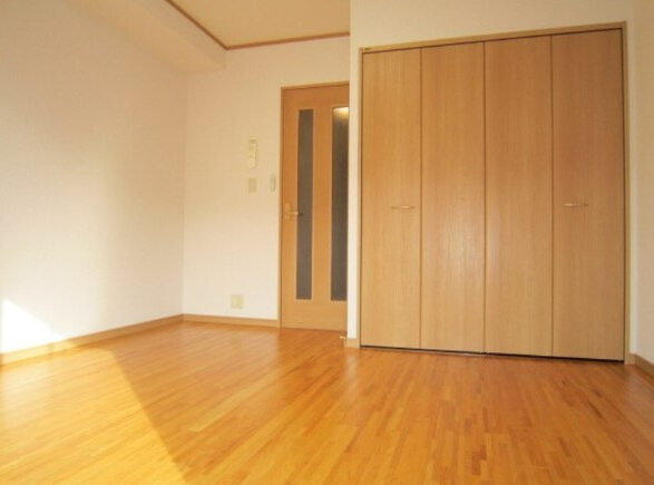 川崎市多摩区菅北浦３丁目の賃貸マンションの居間・リビング