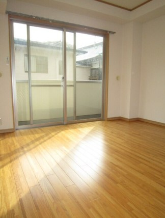 川崎市多摩区菅北浦３丁目の賃貸マンションの居間・リビング