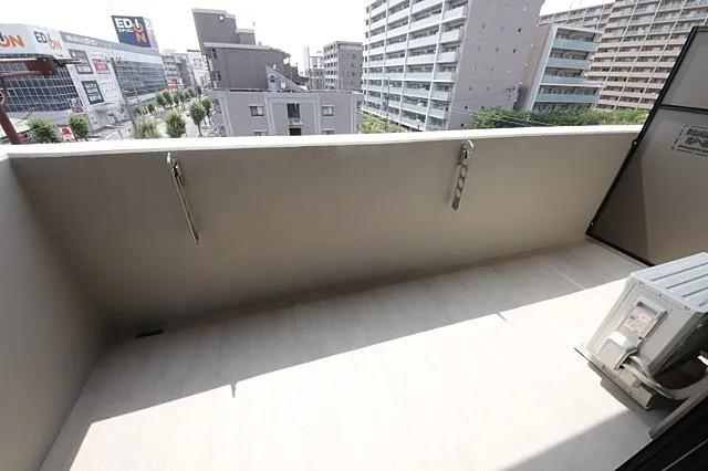 オリーブ西宮北口のバルコニー