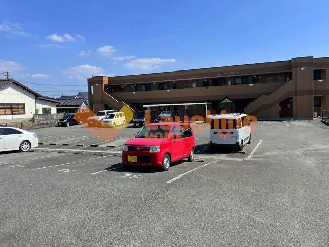 エメラルドグレースの駐車場|駐車場です