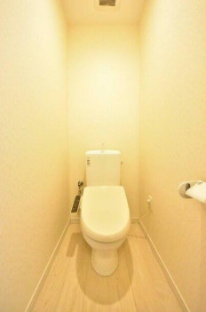 ラヴィエント浅草言問のトイレ|落ち着いた色調のトイレです