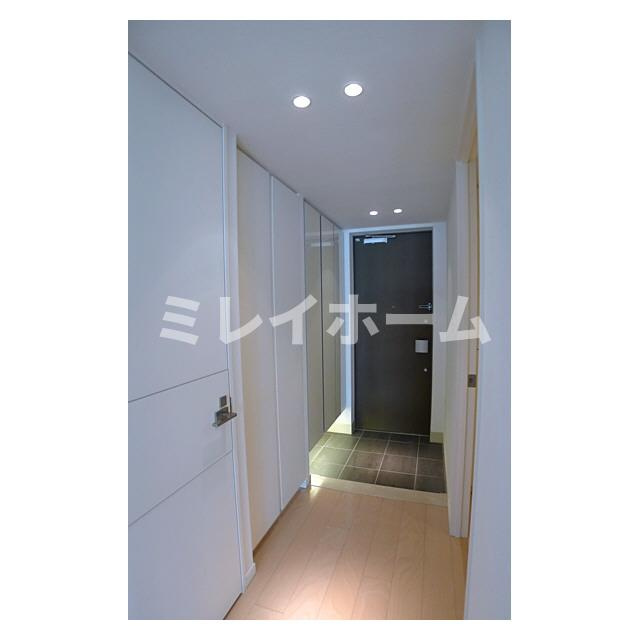パークハウスオータワーの玄関|同建物内、別のお部屋の参考写真になります。