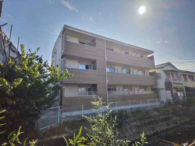 クリエオーレ大利元町の外観