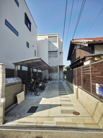 クリエオーレ大利元町のエントランス