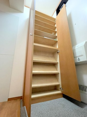 メゾングリーンの内装|★シューズボックス★